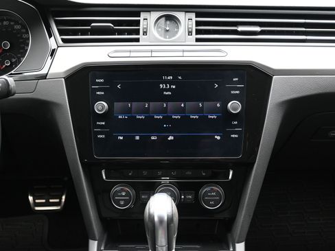 Used 2019 Volkswagen Arteon SE FWD image 17