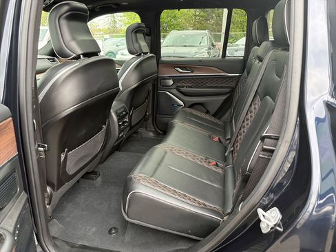 Used 2022 Jeep Grand Cherokee Summit w/ Advanced Protech Group IV AWD/4WD image 13