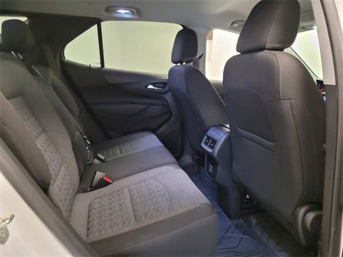 Used 2022 Chevrolet Equinox LT w/ Driver Convenience Package image 14