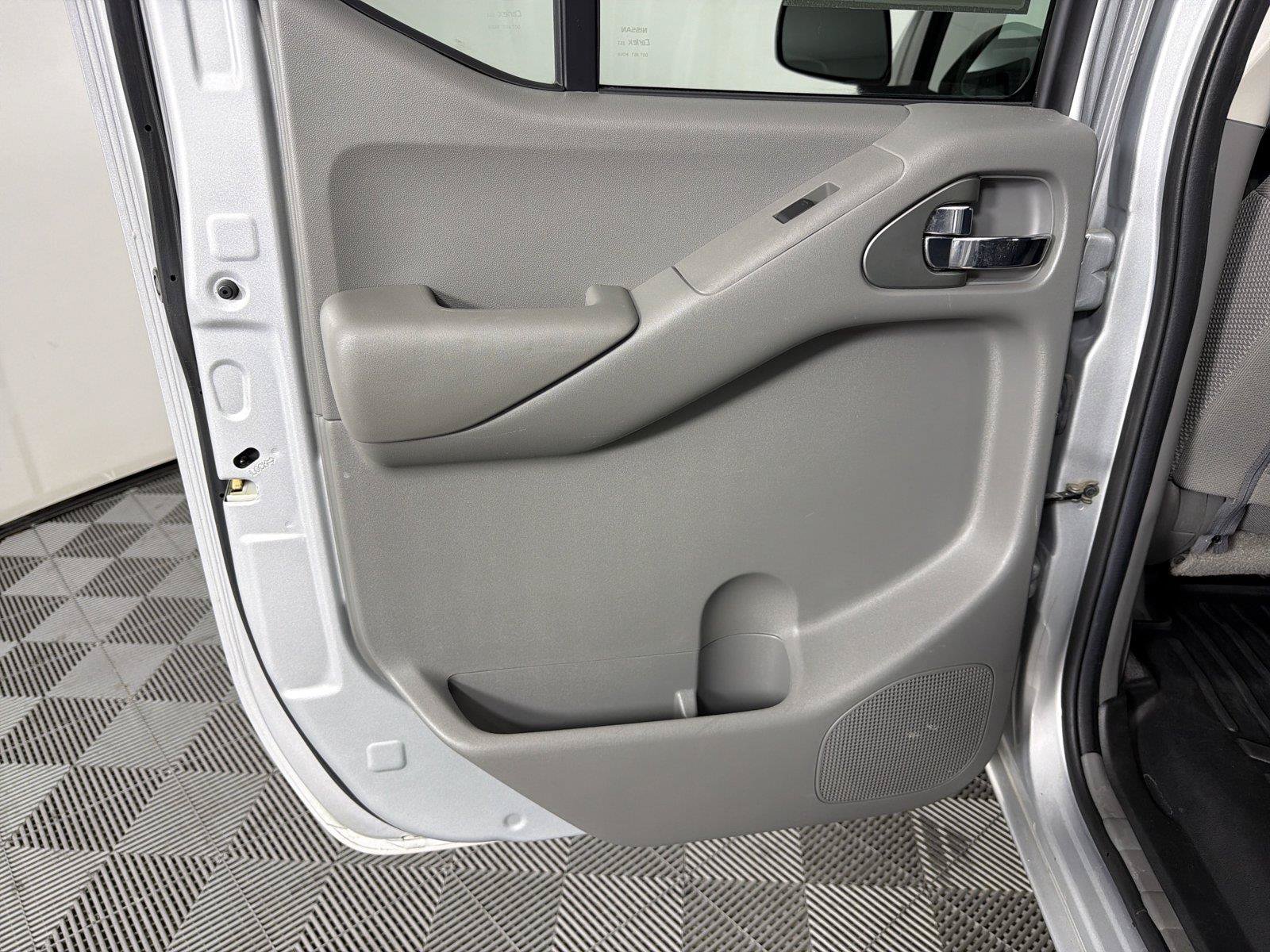 Used 2019 Nissan Frontier SV AWD/4WD image 19