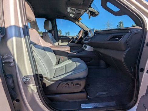 Used 2023 GMC Yukon XL SLT image 15