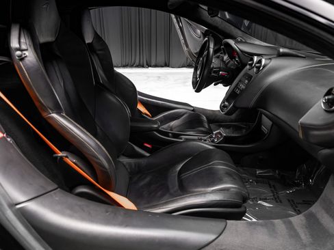 Used 2016 McLaren 570S Coupe RWD image 54