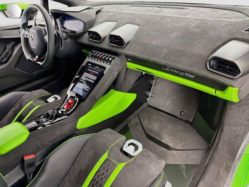 Used 2024 Lamborghini Huracan Tecnica RWD image 16