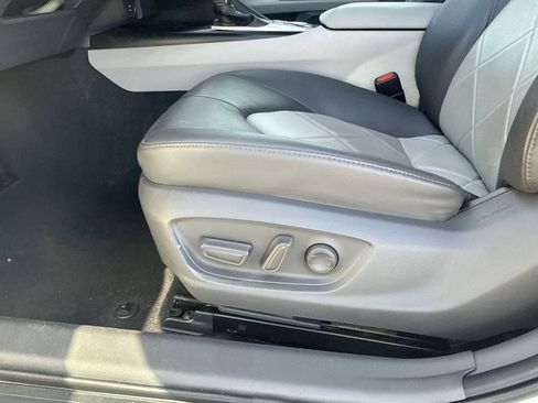 Used 2019 Toyota Camry XLE image 15