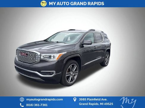 Used 2017 GMC Acadia Denali w/ Technology Package image 2