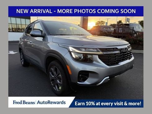 Used 2024 Kia Seltos S AWD/4WD image 1