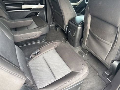 Used 2022 Ford Explorer XLT RWD image 32