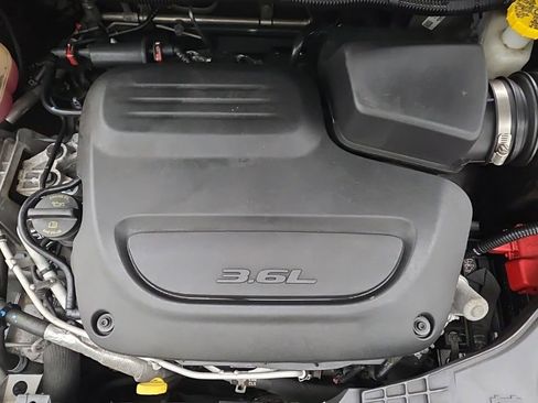 Used 2024 Chrysler Pacifica Touring-L FWD image 20