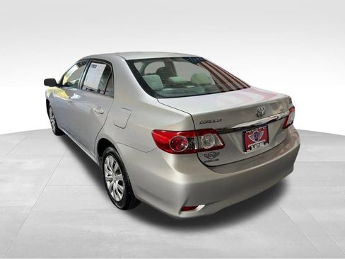 Used 2013 Toyota Corolla LE FWD image 7