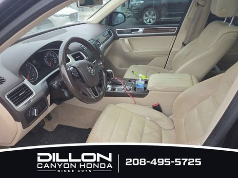 Used 2016 Volkswagen Touareg VR6 AWD/4WD image 10