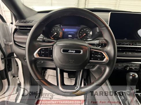 Used 2025 Jeep Compass Trailhawk AWD/4WD image 42