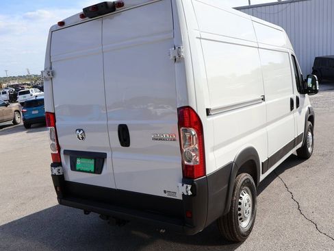 New 2026 RAM ProMaster 2500 w/ Premium Convenience Group FWD image 5