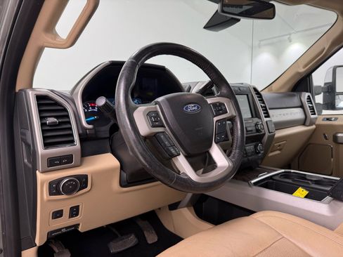 Used 2019 Ford F250 Lariat w/ Lariat Ultimate Package image 15