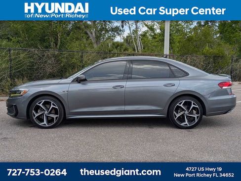 Used 2020 Volkswagen Passat 2.0T R-Line FWD image 2