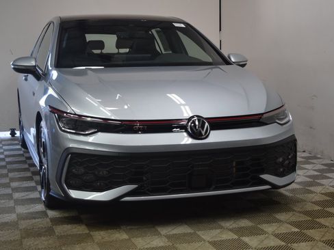 New 2025 Volkswagen GTI SE image 1