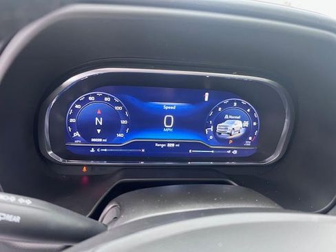 Used 2023 Chevrolet Suburban Z71 w/ Z71 Off-Road Package image 8