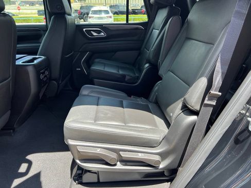 Used 2022 Chevrolet Tahoe Z71 w/ Luxury Package AWD/4WD image 19