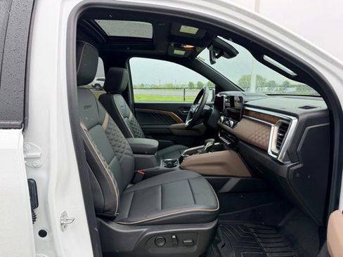 Used 2025 GMC Canyon Denali AWD/4WD image 10