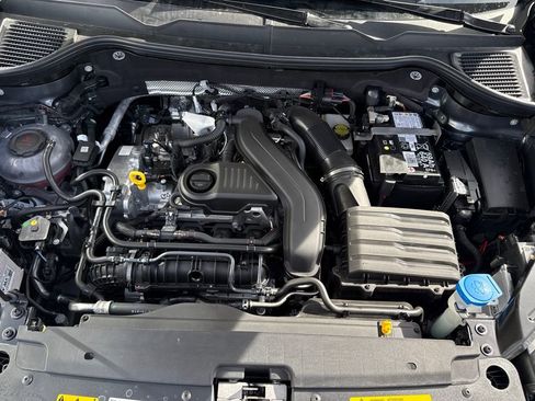 New 2026 Volkswagen Taos SE image 26