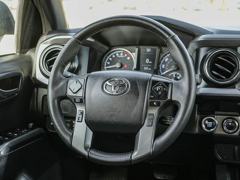 Used 2023 Toyota Tacoma TRD Sport w/ Black Out Package (TMS) image 18