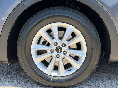 Used 2019 Kia Sorento FWD V6 image 34