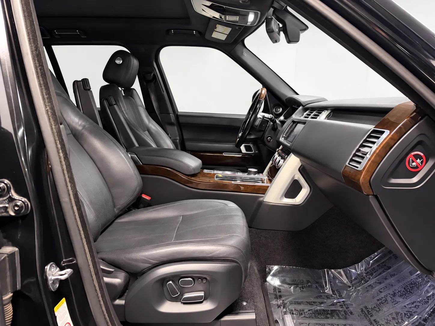 Used 2014 Land Rover Range Rover Supercharged AWD/4WD image 24