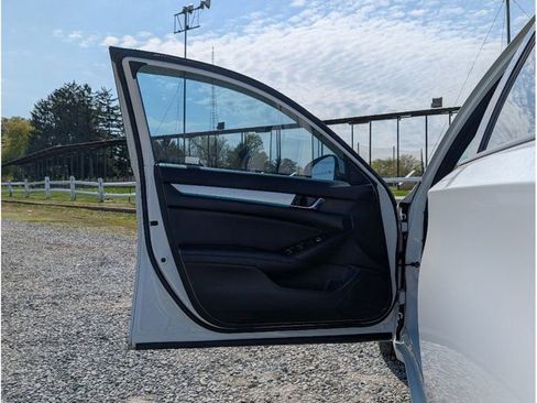 Used 2019 Honda Accord Sport image 10