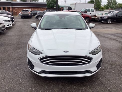 Used 2019 Ford Fusion SE FWD image 4