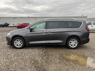 Used 2020 Chrysler Pacifica Touring-L video 2
