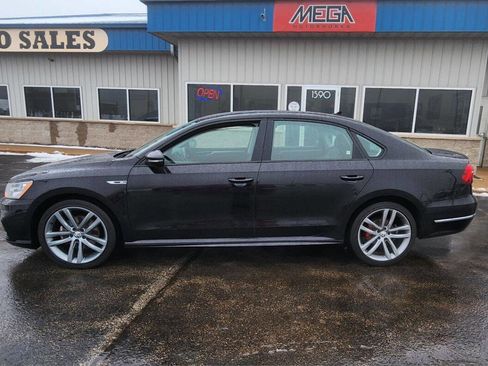 Used 2018 Volkswagen Passat 2.0T R-Line image 17