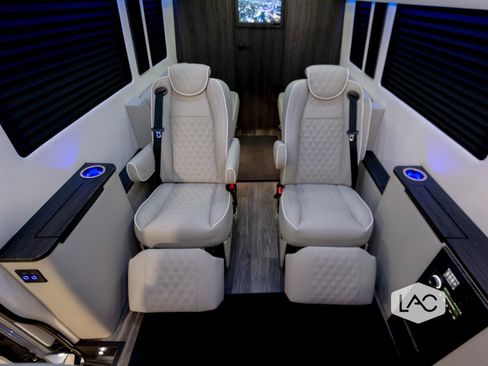 Used 2025 Mercedes-Benz Sprinter 3500 image 29