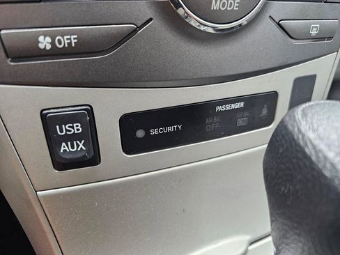 Used 2013 Toyota Corolla LE w/ Premium Pkg FWD image 30