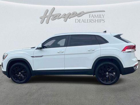 Used 2024 Volkswagen Atlas Cross Sport SE FWD image 6