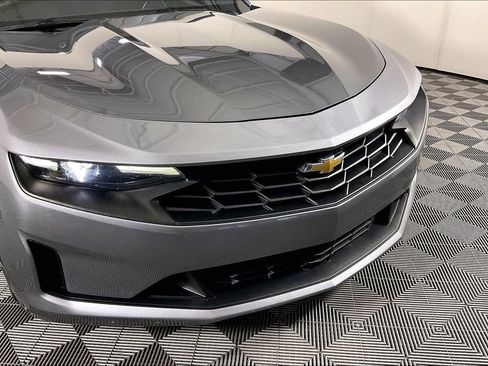 Used 2021 Chevrolet Camaro LT RWD image 27