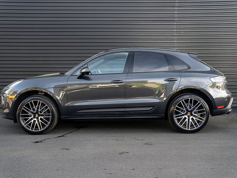 Certified 2026 Porsche Macan AWD/4WD image 2