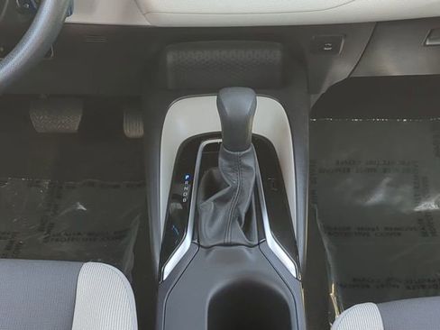 Certified 2025 Toyota Corolla LE FWD image 18