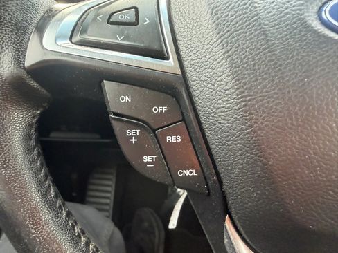 Used 2018 Ford Edge Titanium w/ Equipment Group 301A AWD/4WD image 14