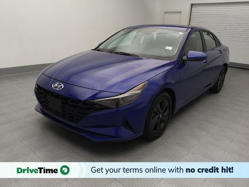 Used 2023 Hyundai Elantra SEL w/ Preferred Accessory Package FWD image 1