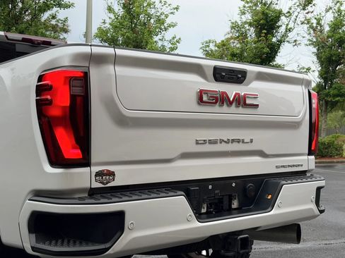 Used 2024 GMC Sierra 2500 Denali w/ Denali Reserve Package AWD/4WD image 16