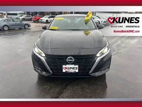 Used 2024 Nissan Altima 2.5 SV image 13