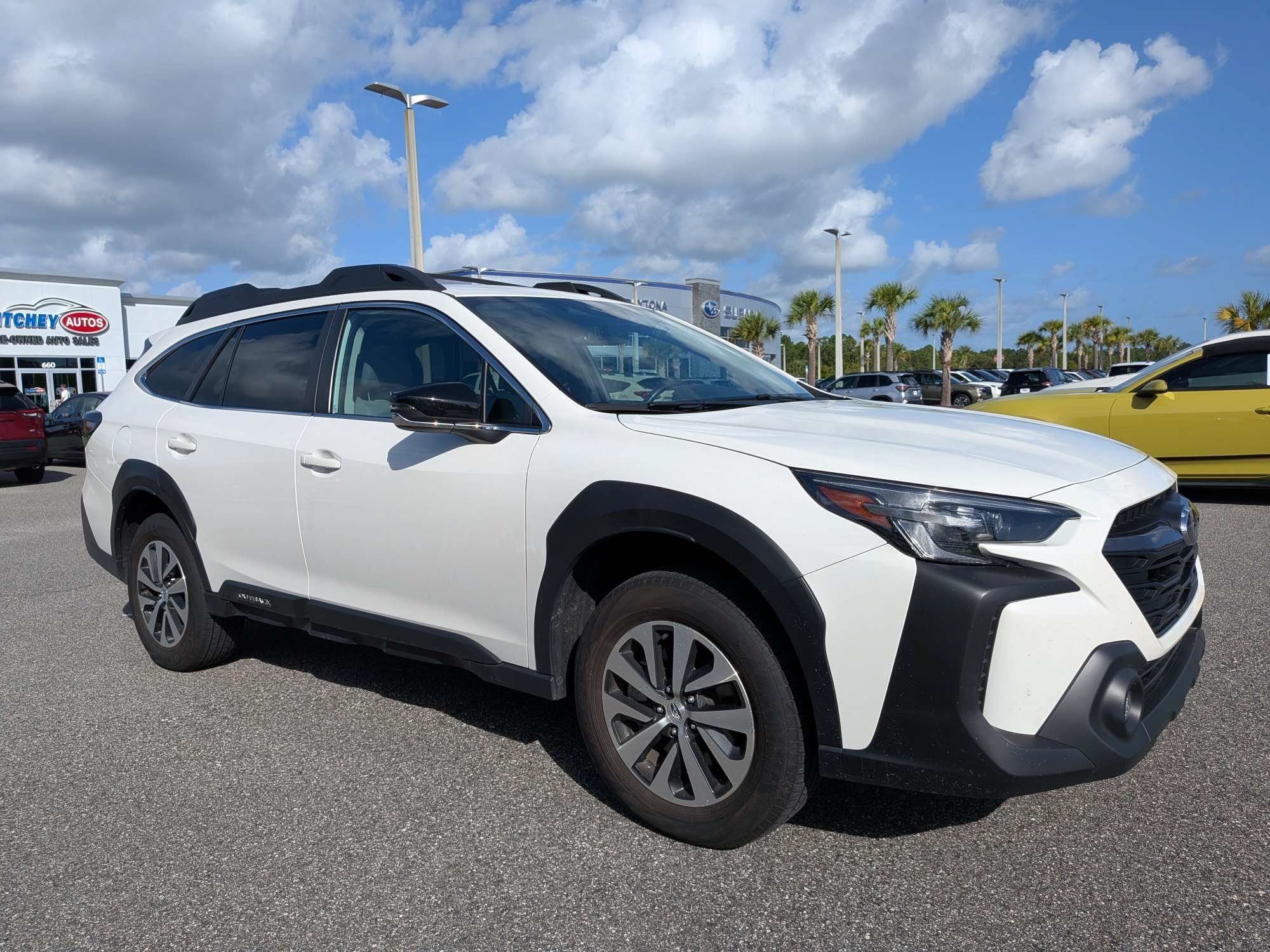 Used 2024 Subaru Outback Premium AWD/4WD image 2