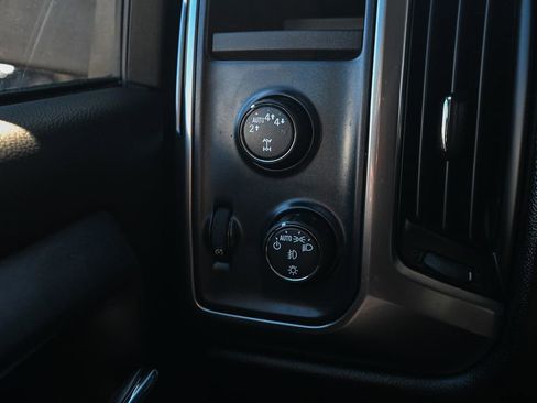 Used 2018 Chevrolet Silverado 1500 LT w/ All Star Edition AWD/4WD image 39