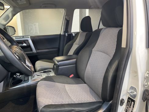 Used 2021 Toyota 4Runner SR5 AWD/4WD image 18