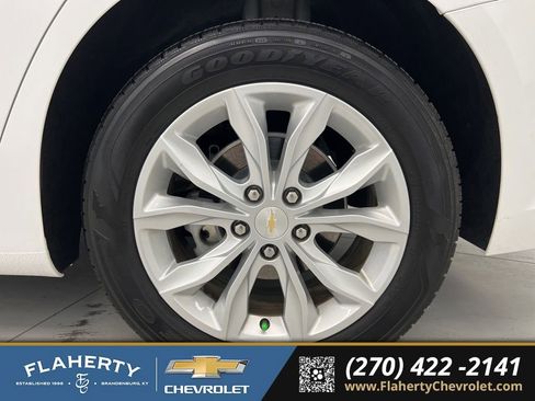 Used 2024 Chevrolet Malibu LT image 19