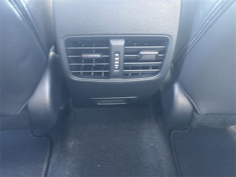 Used 2023 Toyota Corolla Cross XLE w/ Convenience Package image 16