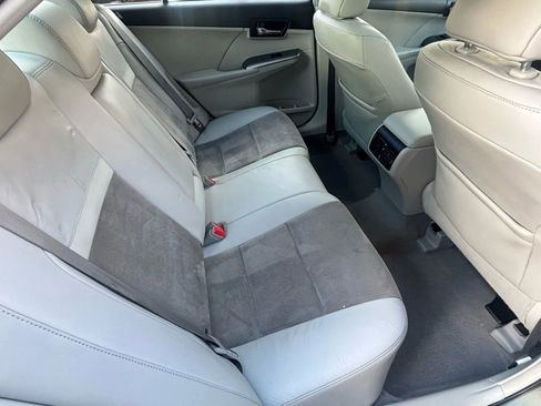 Used 2012 Toyota Camry XLE w/ Leather Pkg image 23