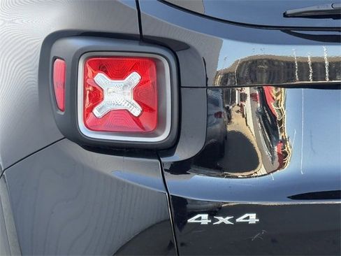 Used 2021 Jeep Renegade Limited image 6