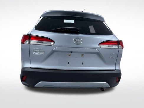 Certified 2023 Toyota Corolla Cross LE w/ Moonroof Package AWD/4WD image 8