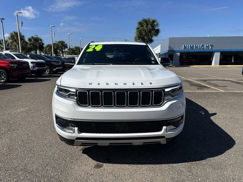 Used 2024 Jeep Wagoneer Series II w/ Flexible Seating Group image 11