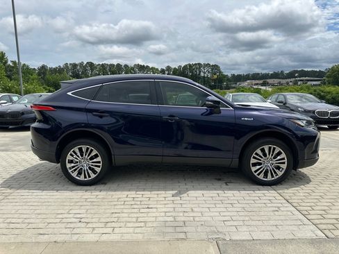Used 2021 Toyota Venza XLE w/ Softex Package AWD/4WD image 5